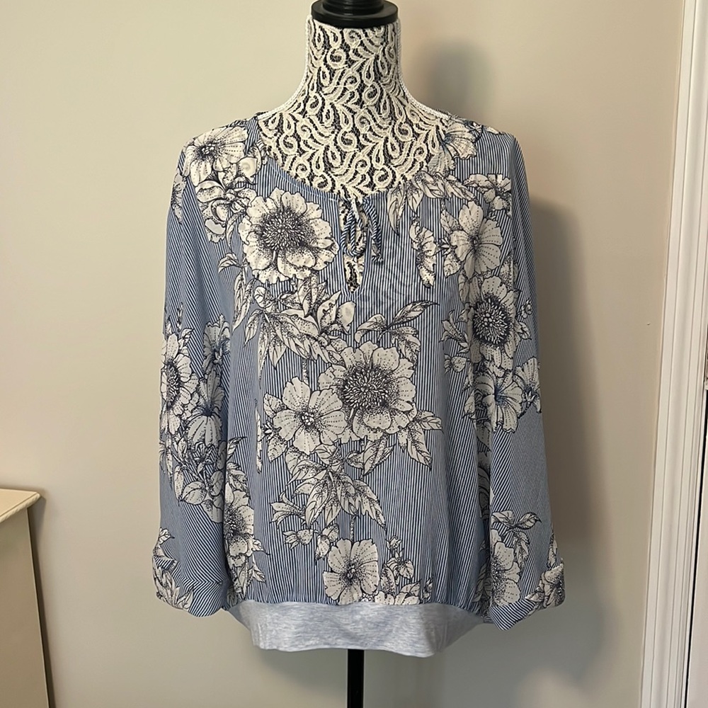 CAbi Spring/Summer top